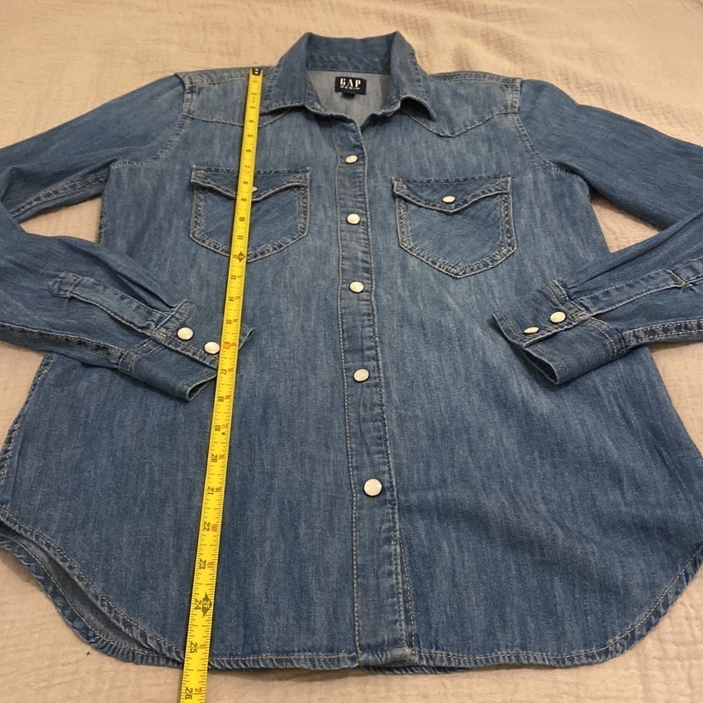Gap 100% cotton snap button denim shirt . Size Xs. New. No tags - Picture 7 of 8